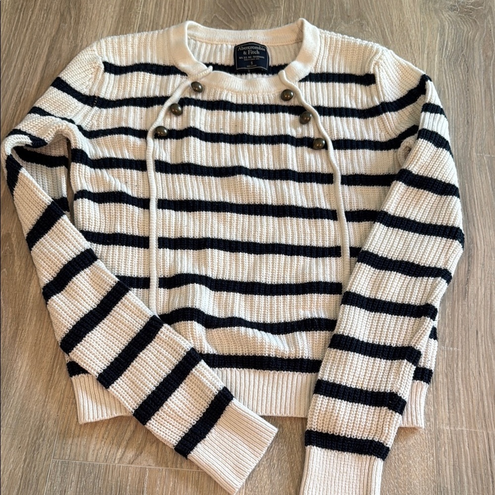 Abercrombie Navy and Cream Crew Neck Sweater Striped Knit